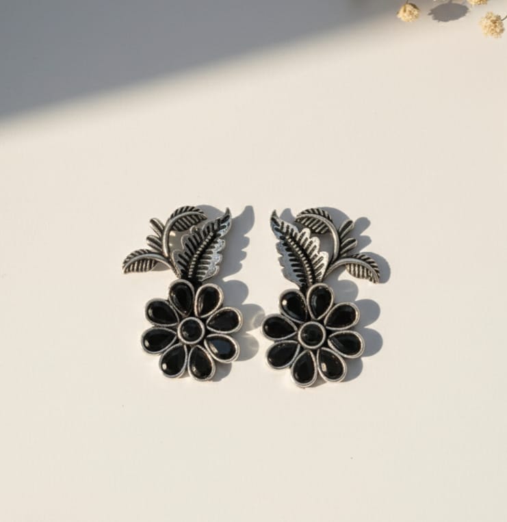 Gulnaar Grace Studs