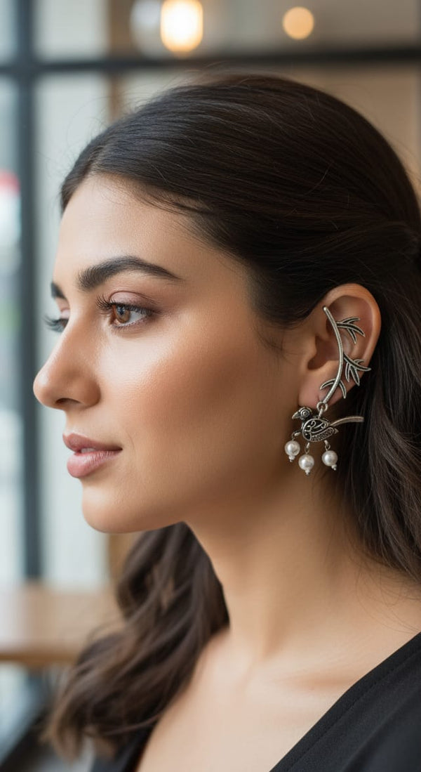 Chirping Pearl Ear Cuff