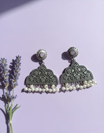 Sneha Vintage-Style Pearl Earrings