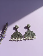 Sneha Vintage-Style Pearl Earrings