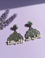 Sneha Vintage-Style Pearl Earrings