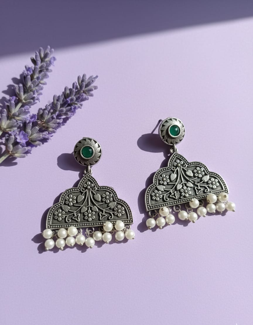 Sneha Vintage-Style Pearl Earrings