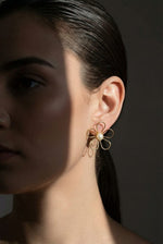 Daisy Glow Pearl Studs
