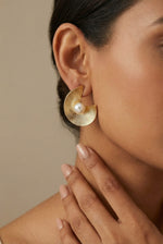 Vogue Swirl Anti-Tarnish Pearl Shell Earrings