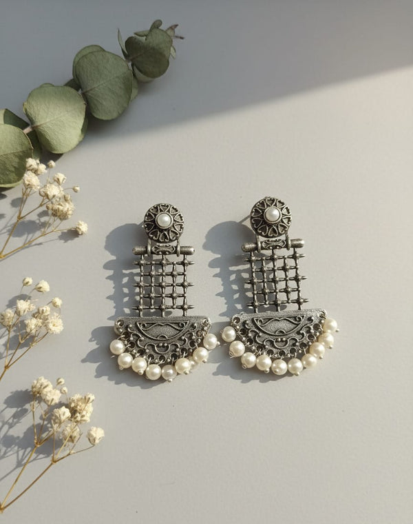 Aafiya Pearl Grid Earrings